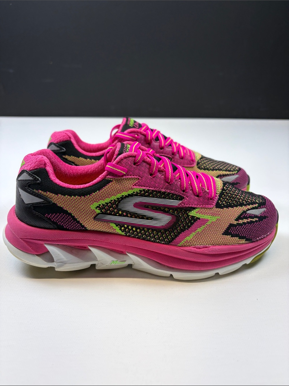 SKECHERS GORUN ULTRA R PINK BLACK LIME RUNNING SHOES SIZE